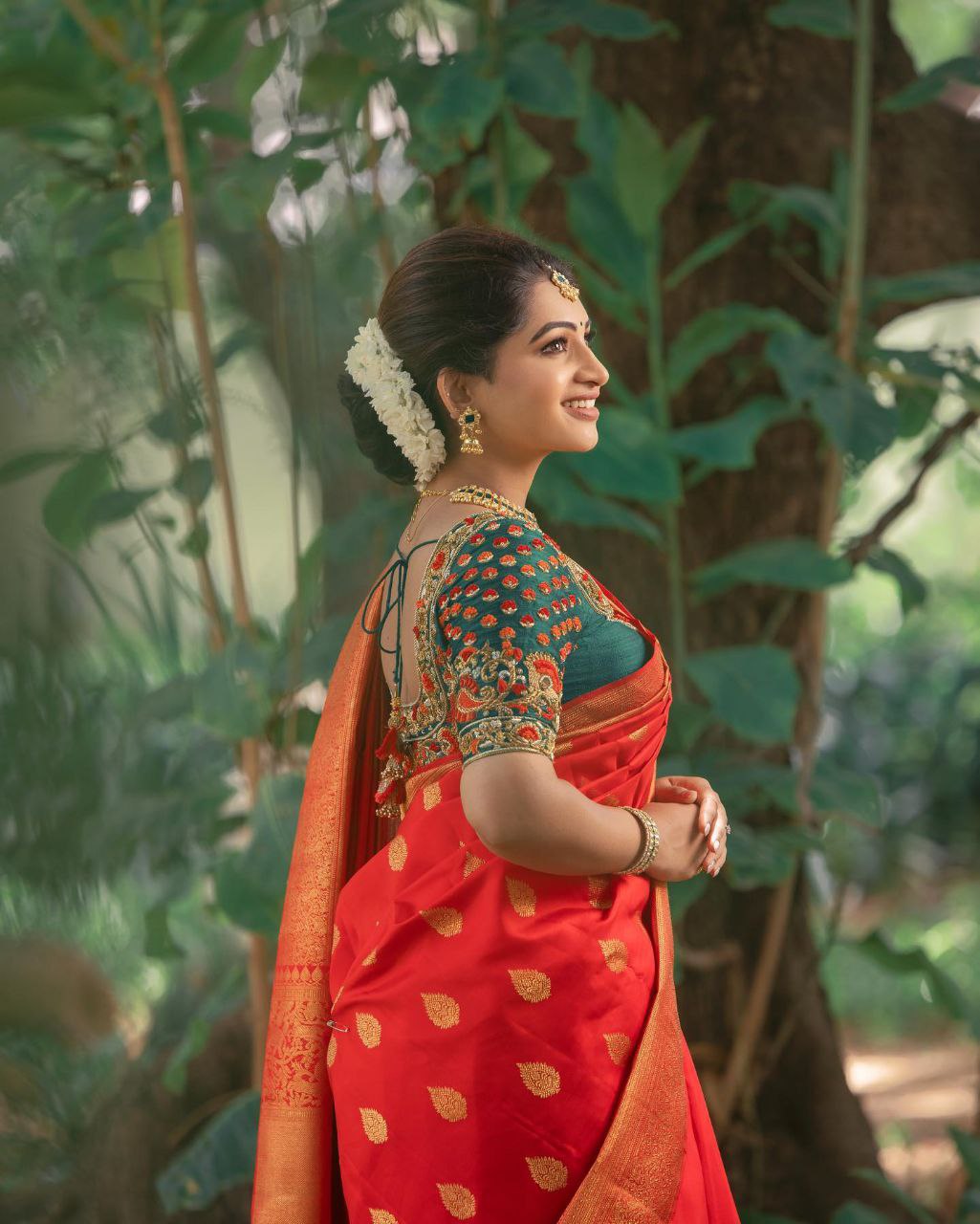 Exceptionally Red Soft Silk Saree With Two Divineness Blouse Piece