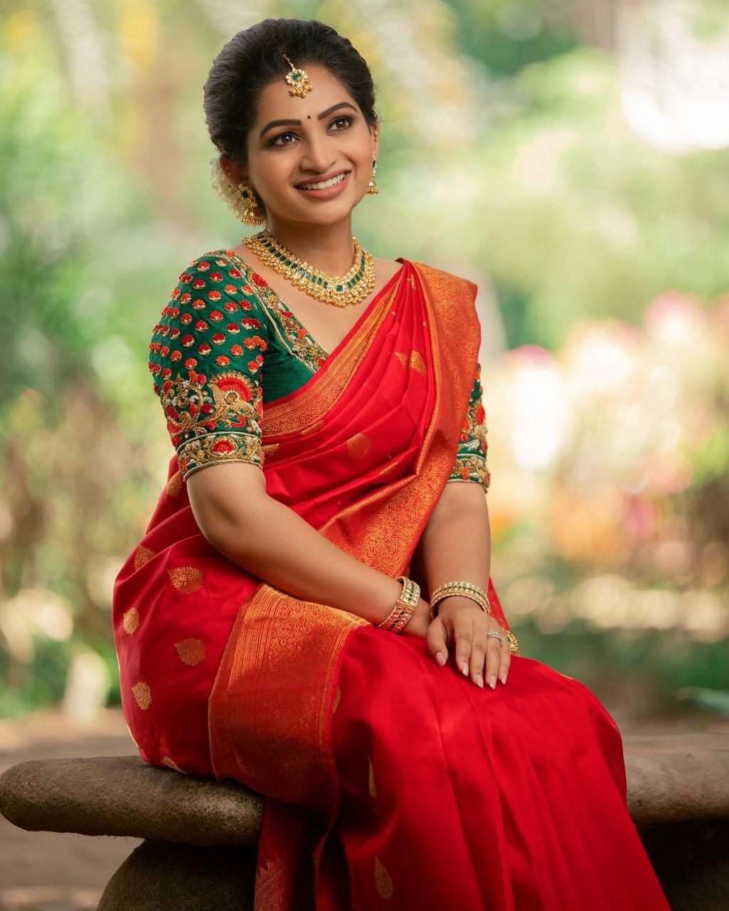 Exceptionally Red Soft Silk Saree With Two Divineness Blouse Piece