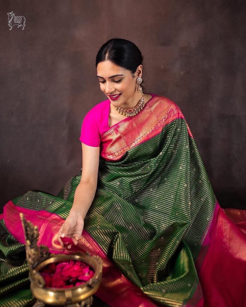 Angelic Green Soft Silk Saree With Inflexible Blouse Piece