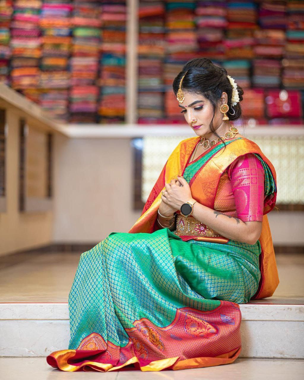 Sublimely Rama Soft Silk Saree With Joyful Blouse Piece