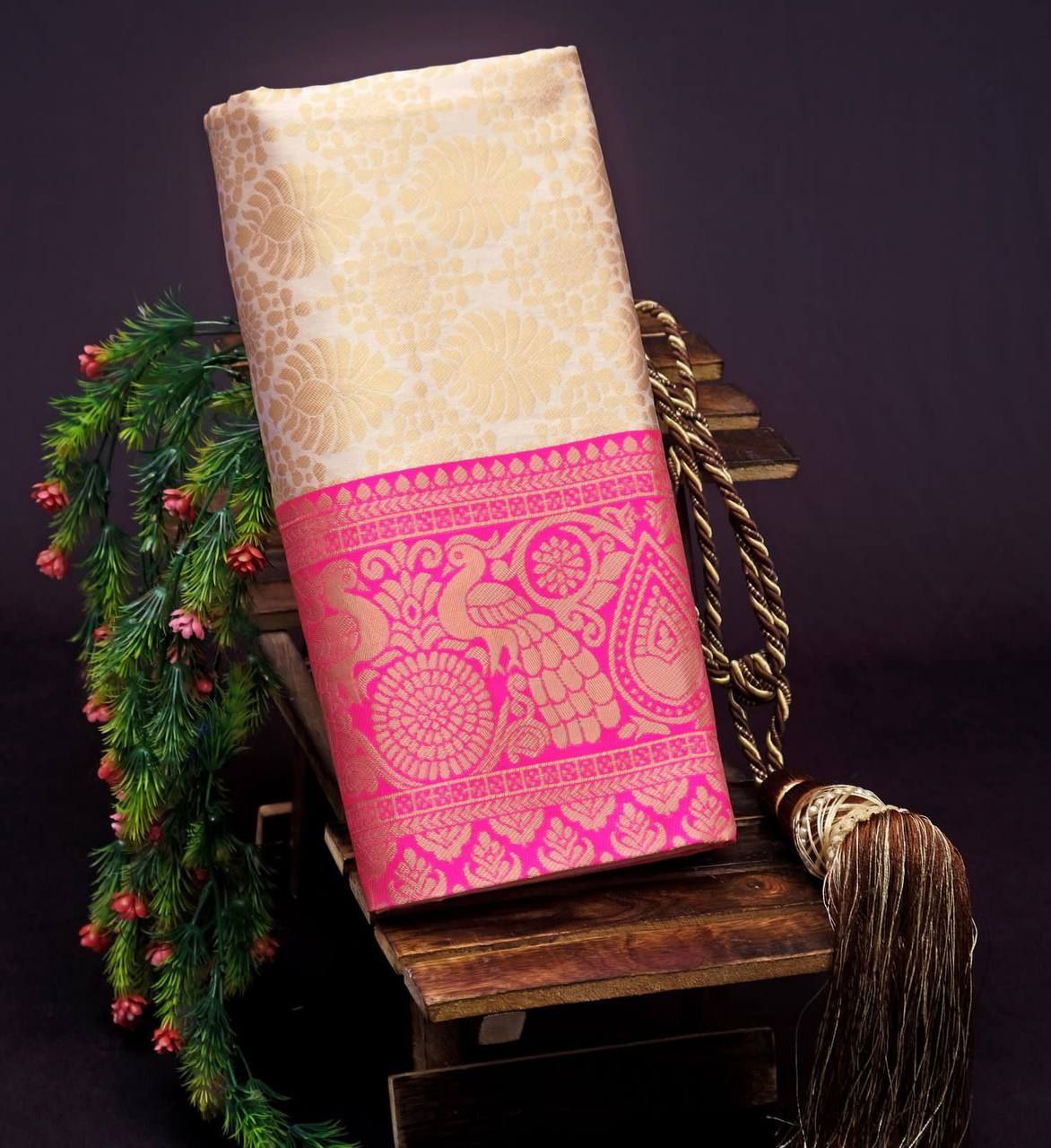 Splendiferous Cream Soft Silk Saree With Evocative Blouse Piece