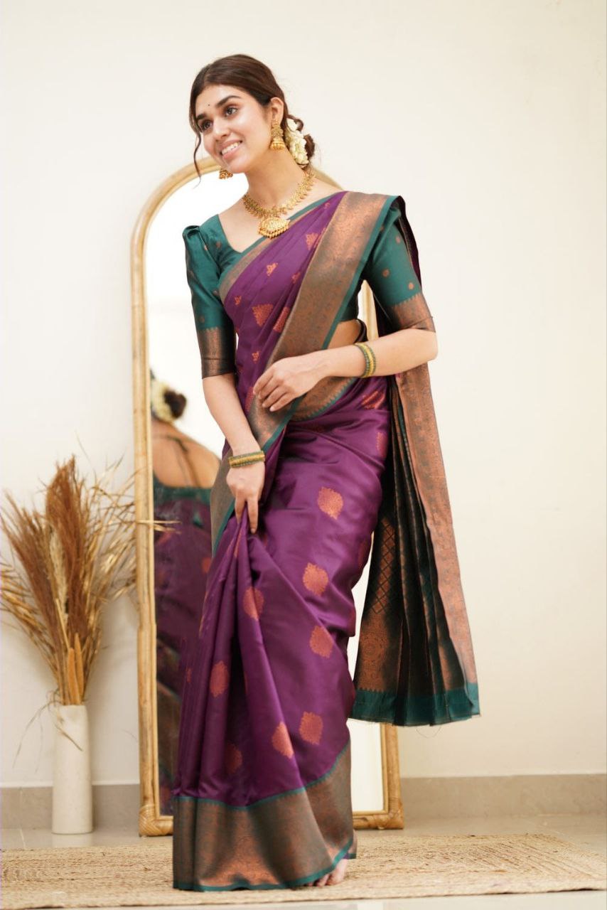 Persuasive Purple Soft Silk Saree With Dignified Blouse Piece