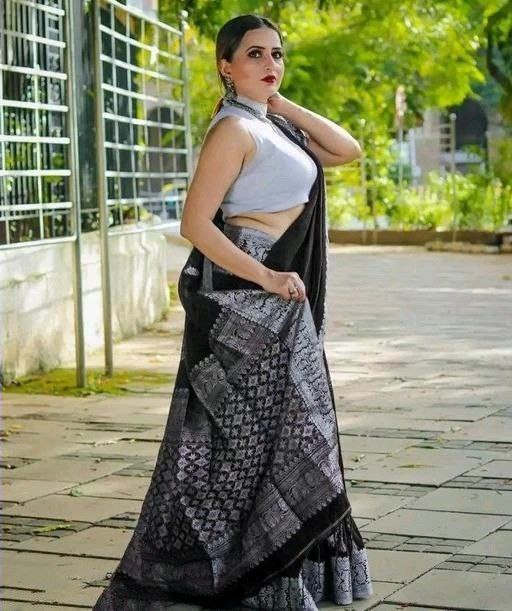 Eloquent Black Soft Silk Saree With Masterful Blouse Piece