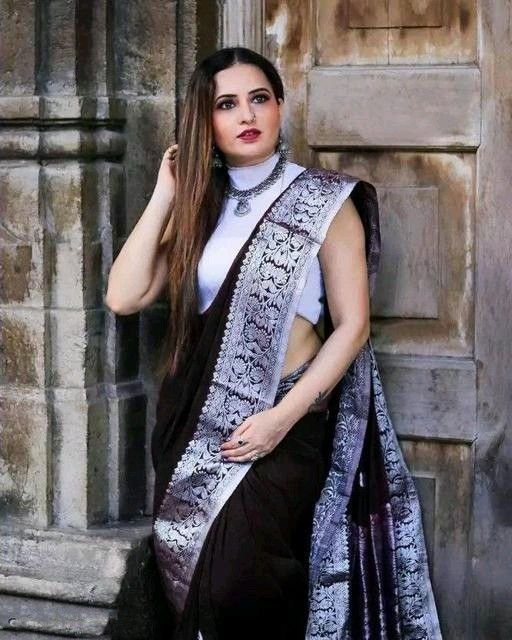 Eloquent Black Soft Silk Saree With Masterful Blouse Piece