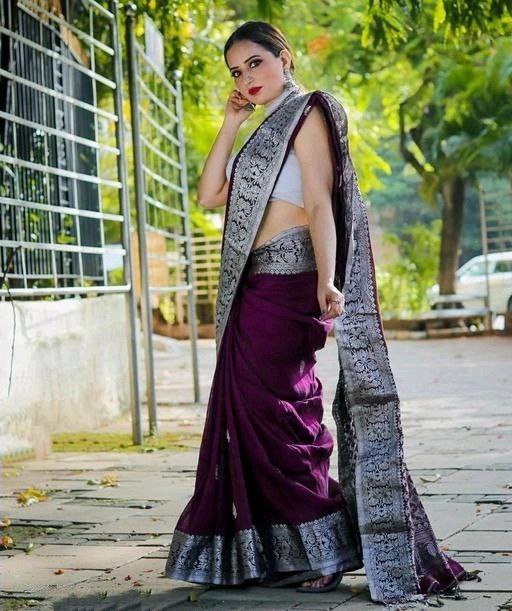 Rhetorical Majenta Soft Silk Saree With Masterful Blouse Piece