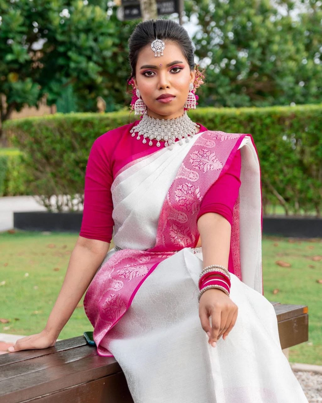 Majestic White Soft Silk Saree With Radiant Blouse Piece