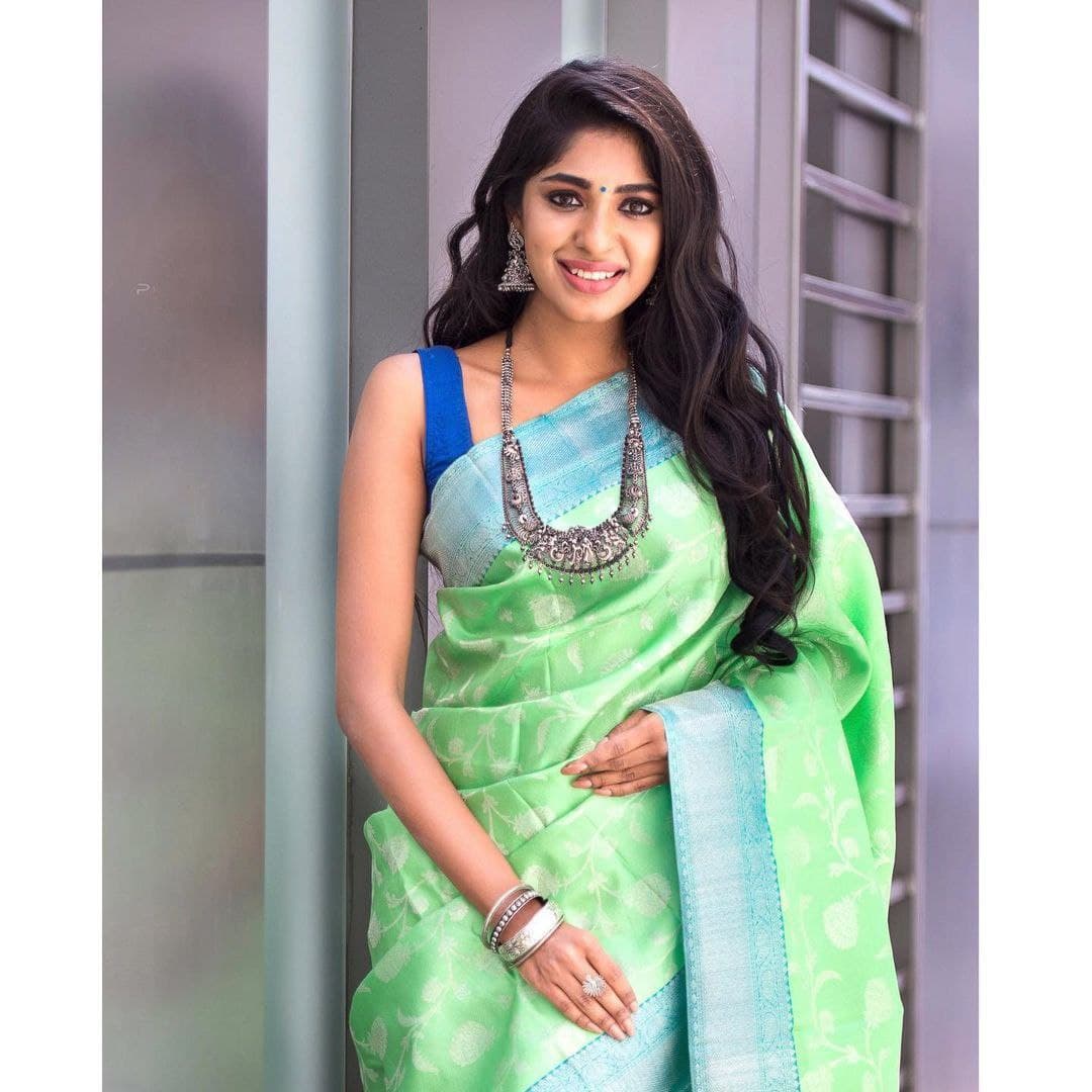 Remarkable Sea Green Soft Silk Saree With Eminent Blouse Piece