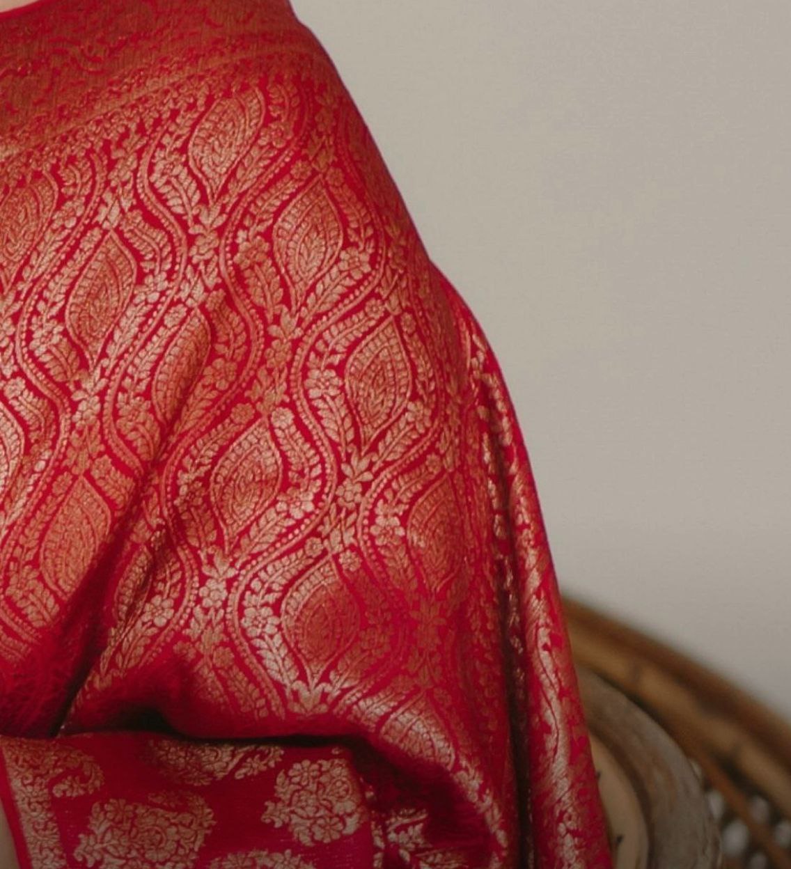 Allurement Red Soft Silk Saree With Attractiveness Blouse Piece