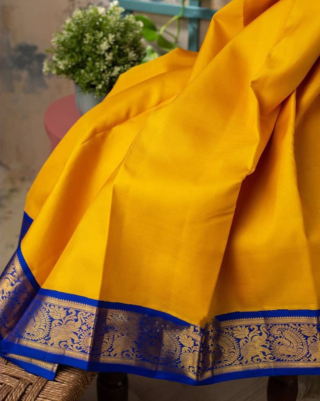Aesthetic Yellow Soft Silk Saree With Tantalizing Blouse Piece
