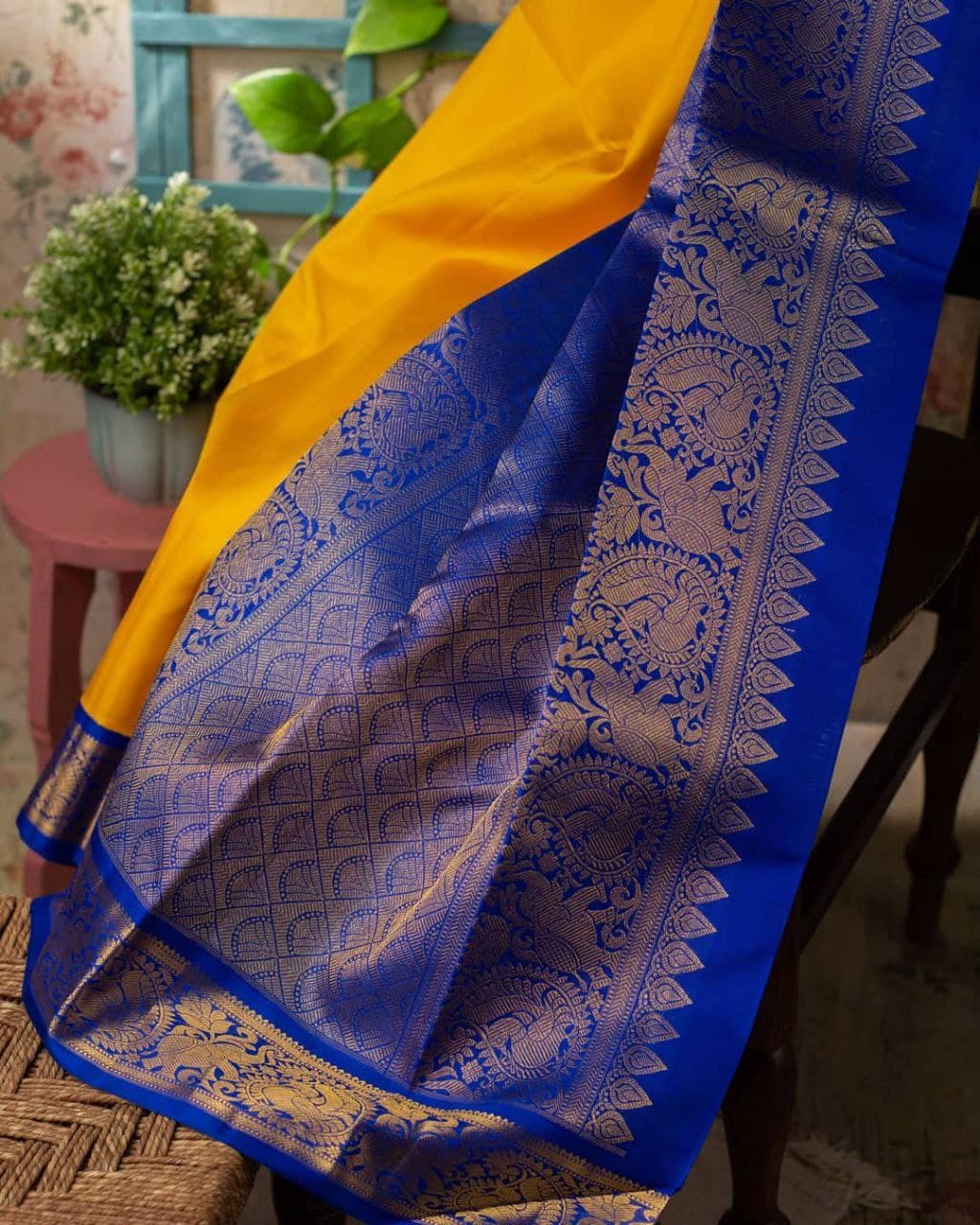 Aesthetic Yellow Soft Silk Saree With Tantalizing Blouse Piece