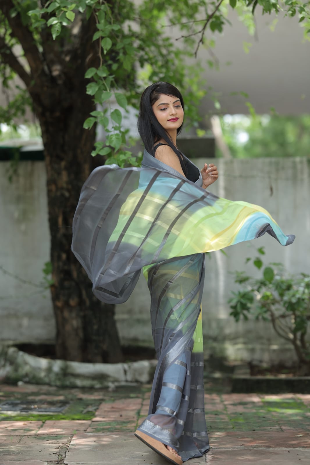 Enveloping 1-Minute Ready To Wear Grey Georgette Saree