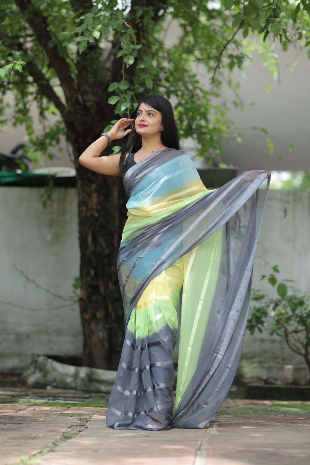 Enveloping 1-Minute Ready To Wear Grey Georgette Saree