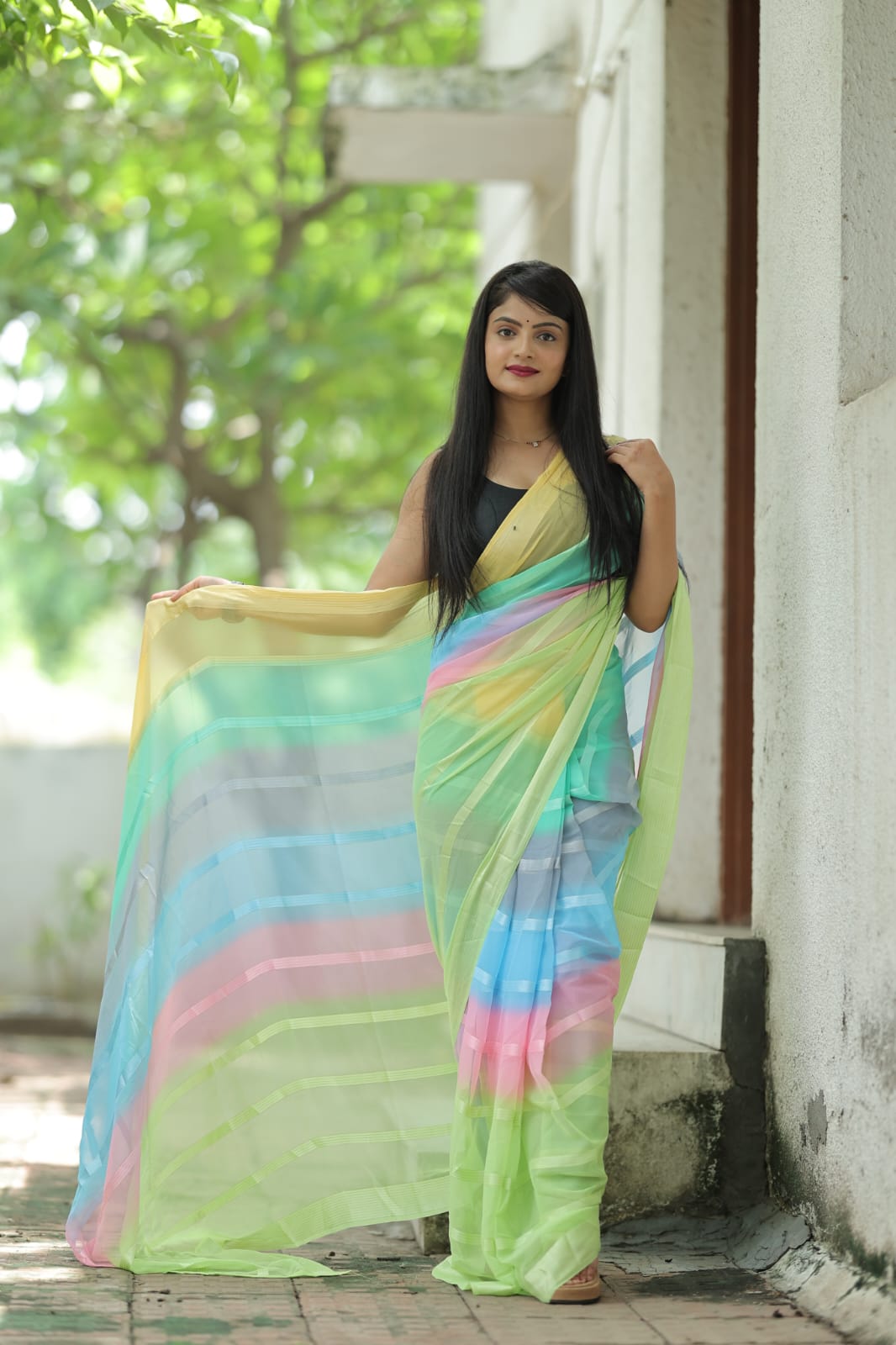 Enrapturing 1-Minute Ready To Wear Parrot Georgette Saree