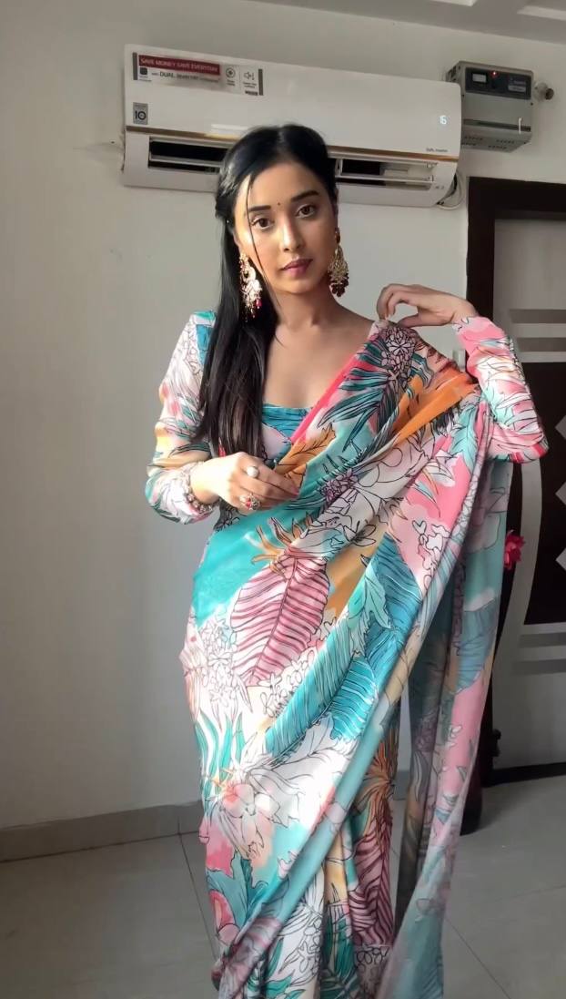 Statuesque 1-Minute Ready To Wear White Georgette Saree