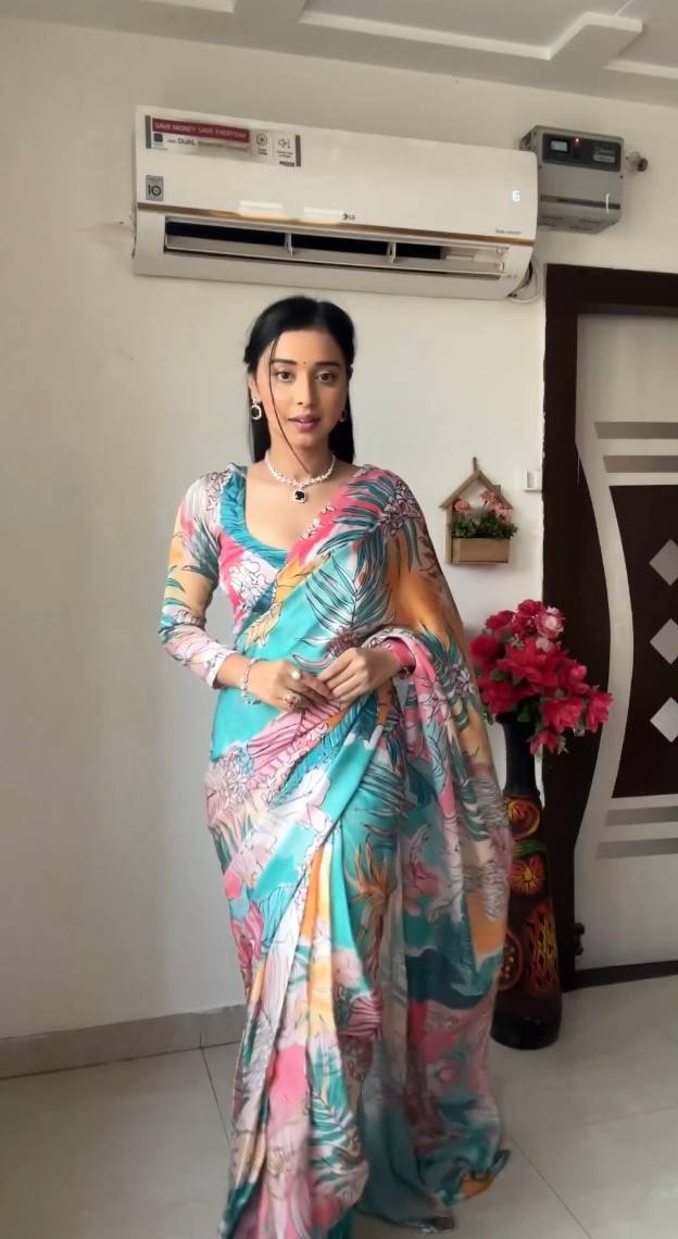 Statuesque 1-Minute Ready To Wear White Georgette Saree