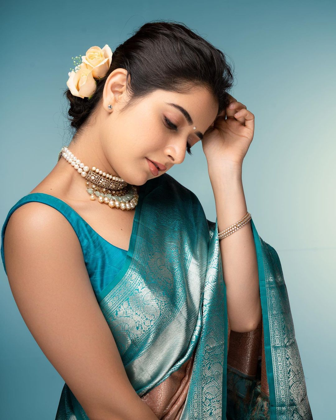 Ineffable Brown Soft Silk Saree With Opulent Blouse Piece