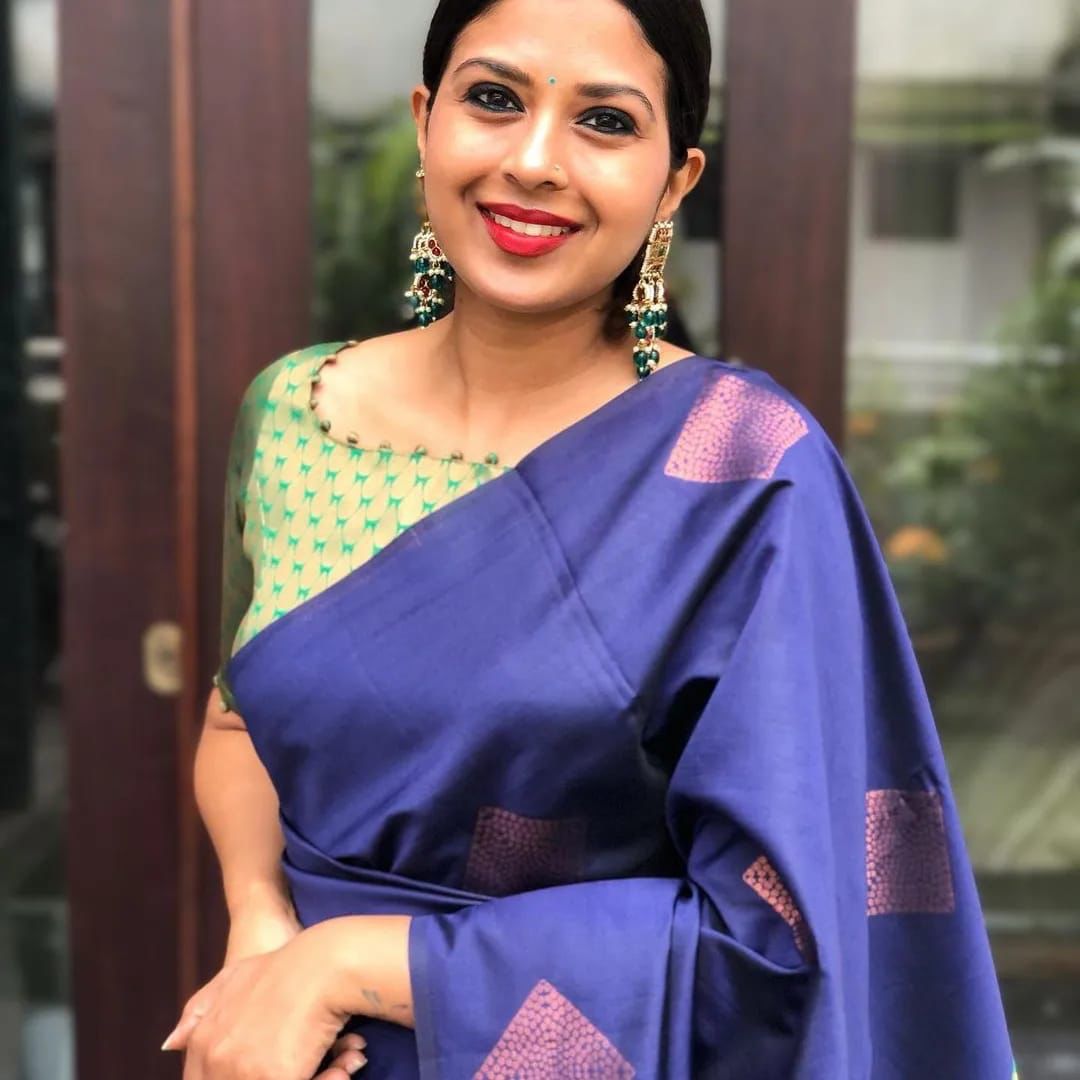 Dissemble Blue Soft Silk Saree With Unique Blouse Piece